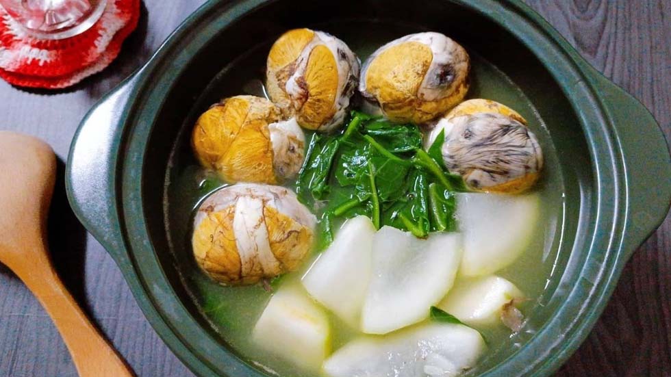 Trứng cút lộn